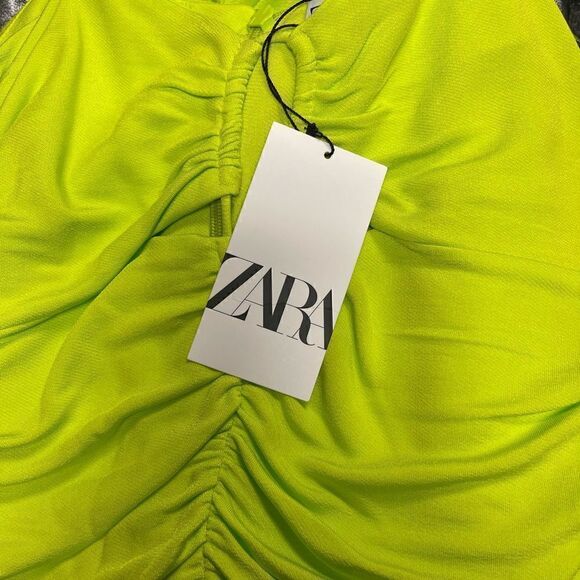 ZaraāLimeāGreenĀ ShortāDressāwithāRuchingāSizeāLarge - Picture 5 of 5